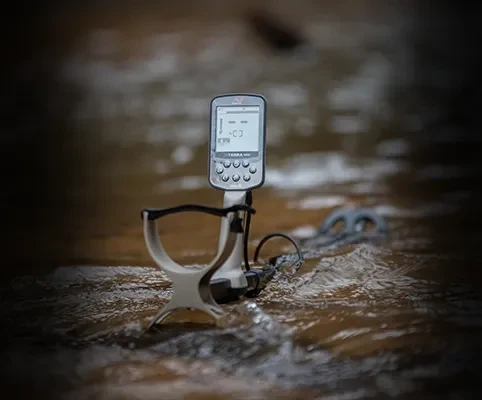 Bursa Minelab X-Terra Elite - Su geçirmez gövde